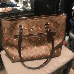 Coach butterfly large tote and matching wristlet